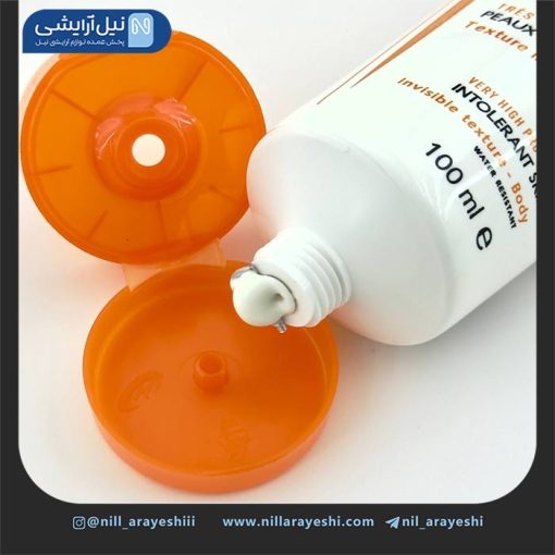 کرم ضد آفتاب بدون رنگ فتودرم مکس spf100 بیودرما 100 میل
