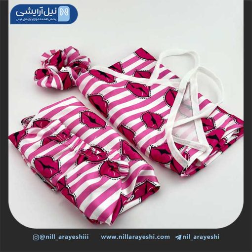 ست تاپ و شلوارک همراه اسکرانچی ساتن طرح دار النا